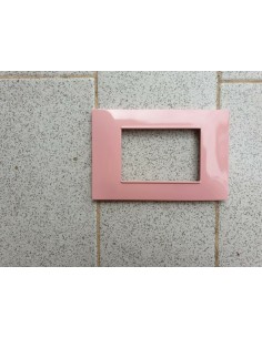 placca rosa 3 posti compatibile vimar plana